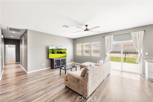Detail Gallery Image 21 of 62 For 1676 Vibrant Gln, San Jacinto,  CA 92582 - 3 Beds | 2 Baths