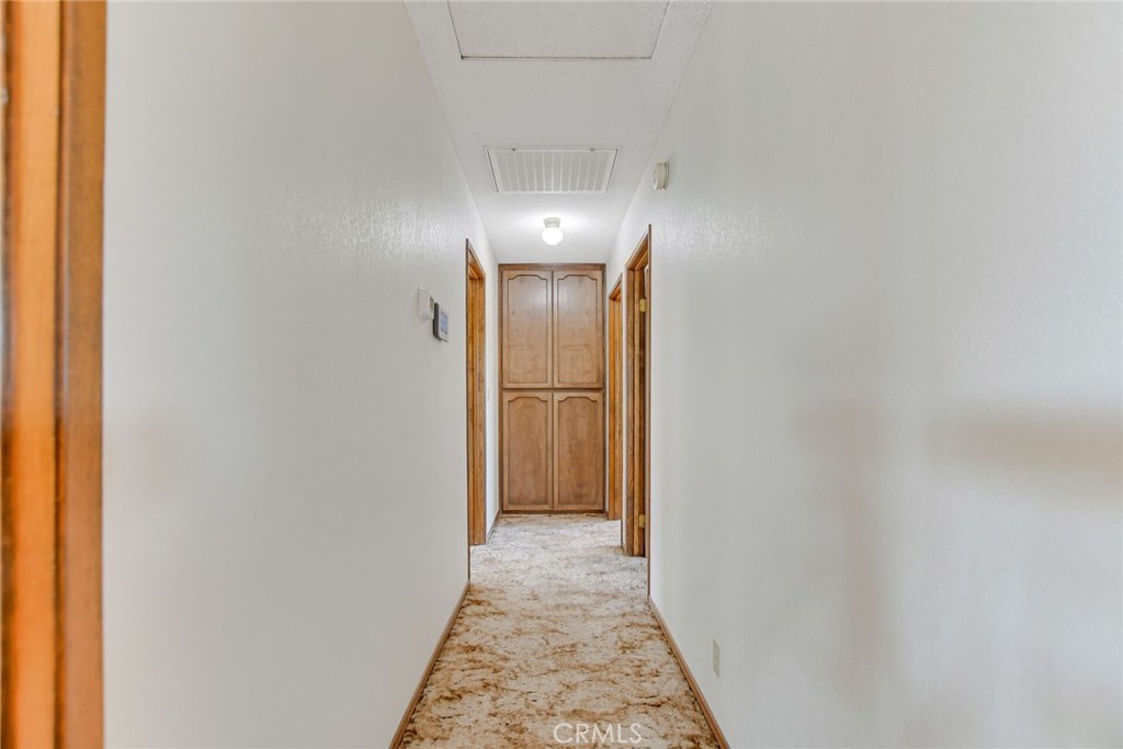 https://media.crmls.org/medias/861e1b85-f467-4010-8975-e639bb00bd98.jpg?preset=X-Large