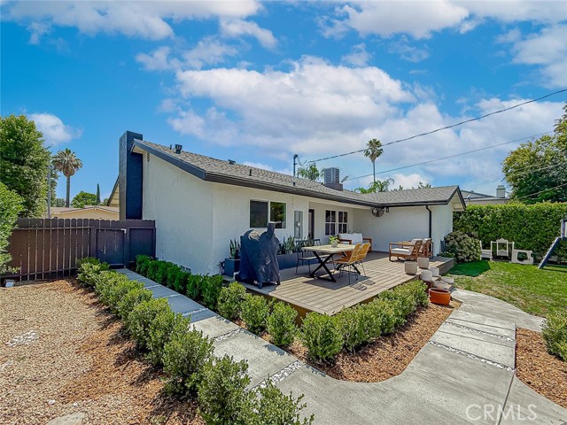 Detail Gallery Image 33 of 54 For 22245 Welby Way, Woodland Hills,  CA 91303 - 4 Beds | 3 Baths