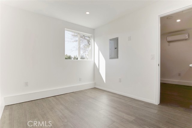 Detail Gallery Image 12 of 16 For 16503 Kingsbury St, Granada Hills,  CA 91344 - 1 Beds | 1 Baths