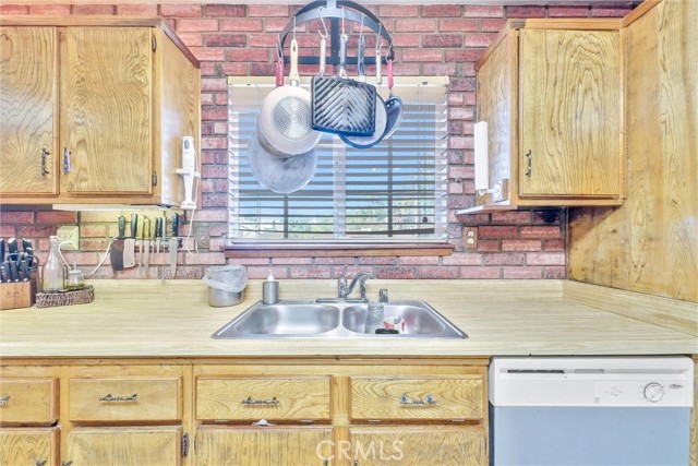 6765 Jadeite Avenue, Rancho Cucamonga CA: https://media.crmls.org/medias/86214d16-0109-4b86-a456-56be3332274e.jpg
