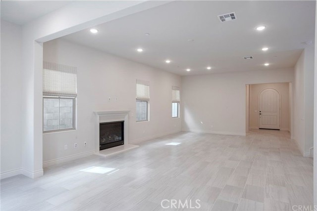 221 Geyser, Irvine CA: https://media.crmls.org/medias/86216ab5-2d25-4153-a28b-e2d725457b71.jpg