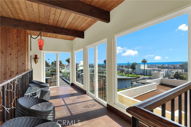 834 15th Street, Hermosa Beach CA: https://media.crmls.org/medias/862301d9-f94d-47fa-bf8b-edf80a7bc61a.jpg