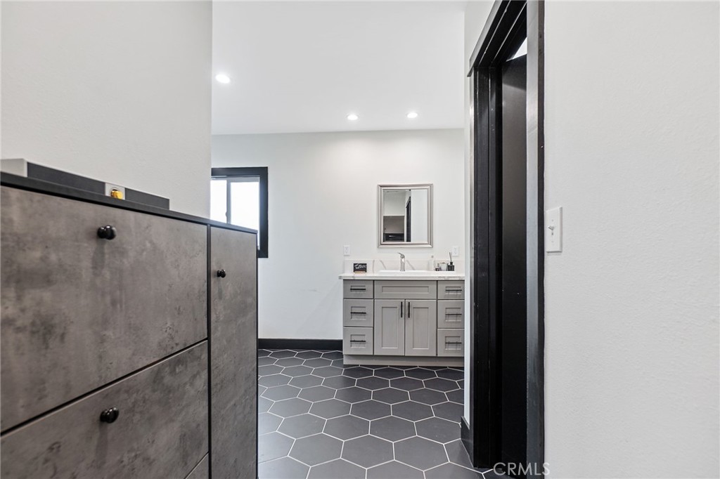 MLS #OC25176241 image #18