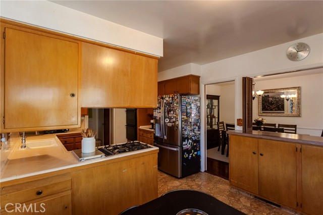 Detail Gallery Image 11 of 26 For 1724 Sombra Dr, Glendale,  CA 91208 - 3 Beds | 2 Baths