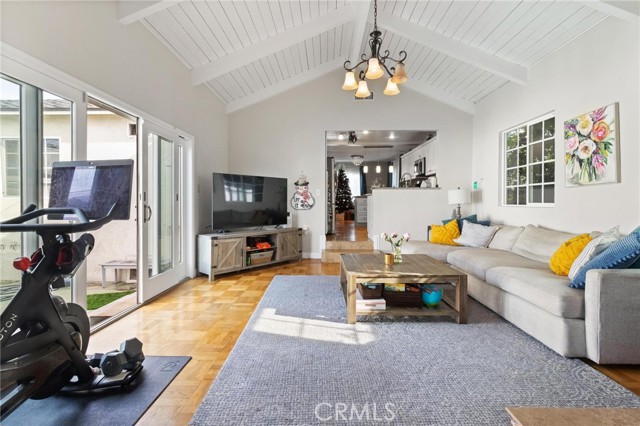 Detail Gallery Image 3 of 19 For 1205 Manzanita, Manhattan Beach,  CA 90266 - 3 Beds | 1/1 Baths