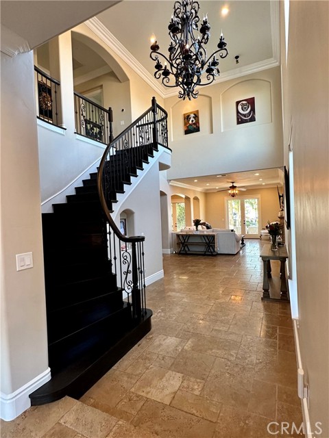 Detail Gallery Image 6 of 45 For 30385 South Fork Dr, Canyon Lake,  CA 92587 - 5 Beds | 3/1 Baths