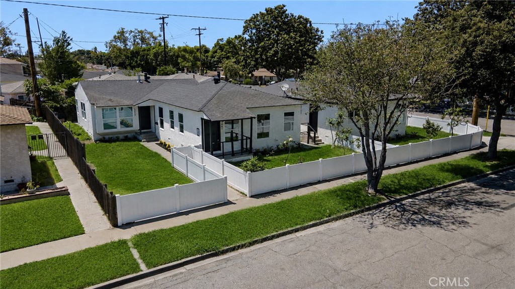 Triplex at 4332 Andy