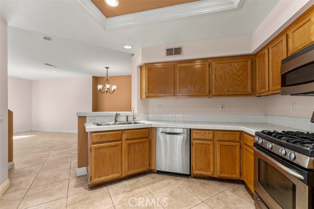 28 Mission Court, Lake Forest CA: https://media.crmls.org/medias/86275eee-ed9d-4242-a3a2-ba992b45a561.jpg