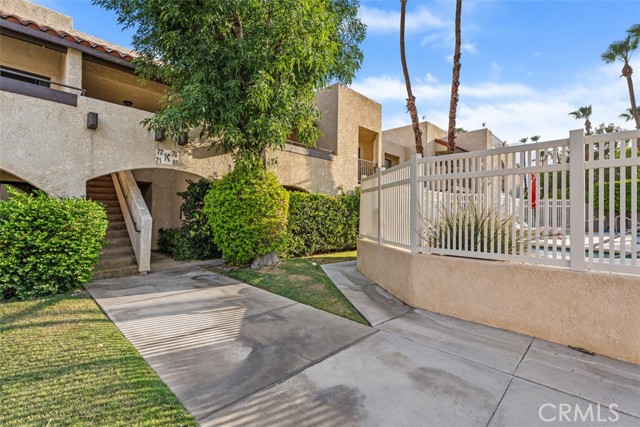 200 E Racquet Club Rd, Palm Springs CA: https://media.crmls.org/medias/8628254a-91e9-48ed-9028-3990345a69c1.jpg