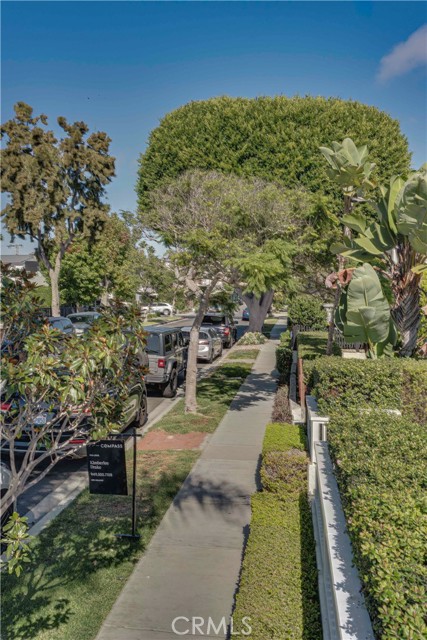 Detail Gallery Image 11 of 65 For 608 Heliotrope, Corona Del Mar,  CA 92625 - 4 Beds | 4 Baths