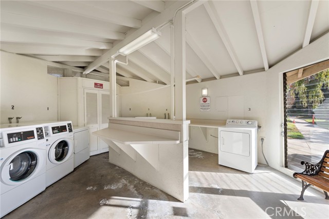 Laundry room near by