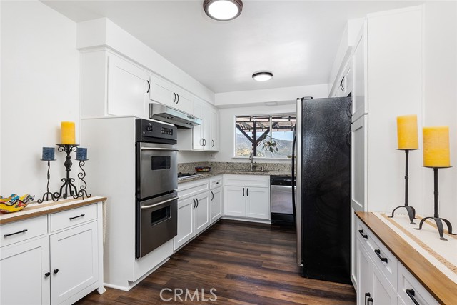 Detail Gallery Image 9 of 23 For 2015 Parcher Pl, Glendale,  CA 91206 - 5 Beds | 3 Baths