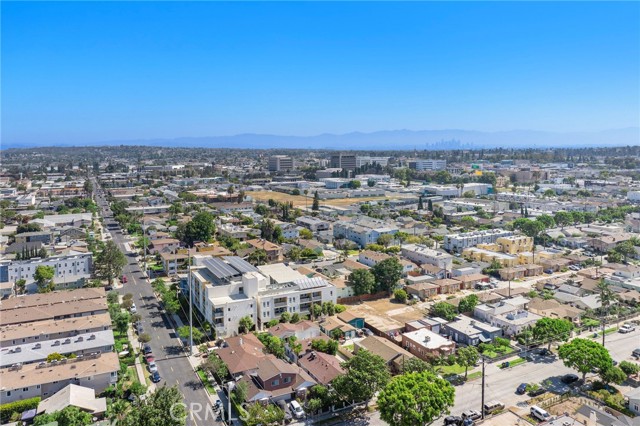 239 W Hillcrest Boulevard, Inglewood CA: https://media.crmls.org/medias/862a4da3-b95e-4073-9c50-26fd1e686f3f.jpg