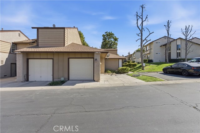 Detail Gallery Image 2 of 30 For 1164 Stone Pine Ln a,  Corona,  CA 92879 - 2 Beds | 2 Baths