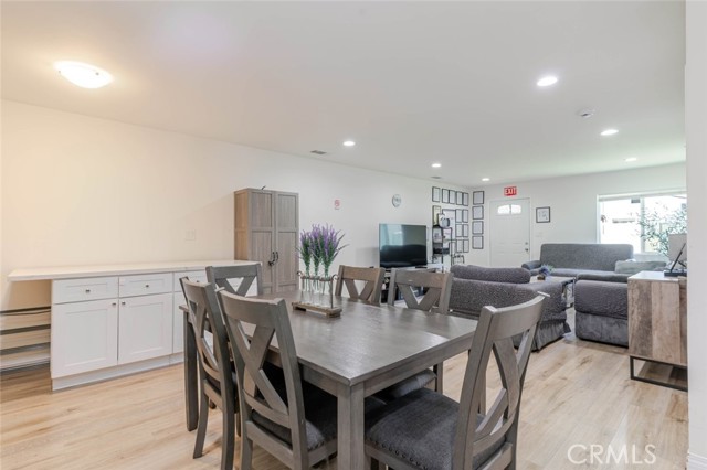 7315 Jamieson Avenue, Reseda CA: https://media.crmls.org/medias/862b6c9c-0546-4b9f-a8c5-bd6357540032.jpg