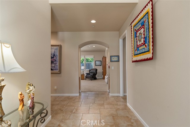 Detail Gallery Image 5 of 42 For 307 Gooselake Cir, Chico,  CA 95973 - 3 Beds | 2 Baths