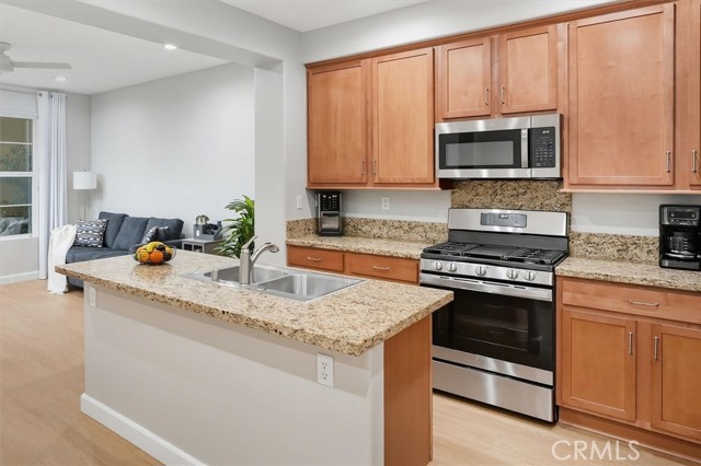 Detail Gallery Image 11 of 58 For 28771 Calle De La Paz, Valencia,  CA 91354 - 3 Beds | 2/1 Baths
