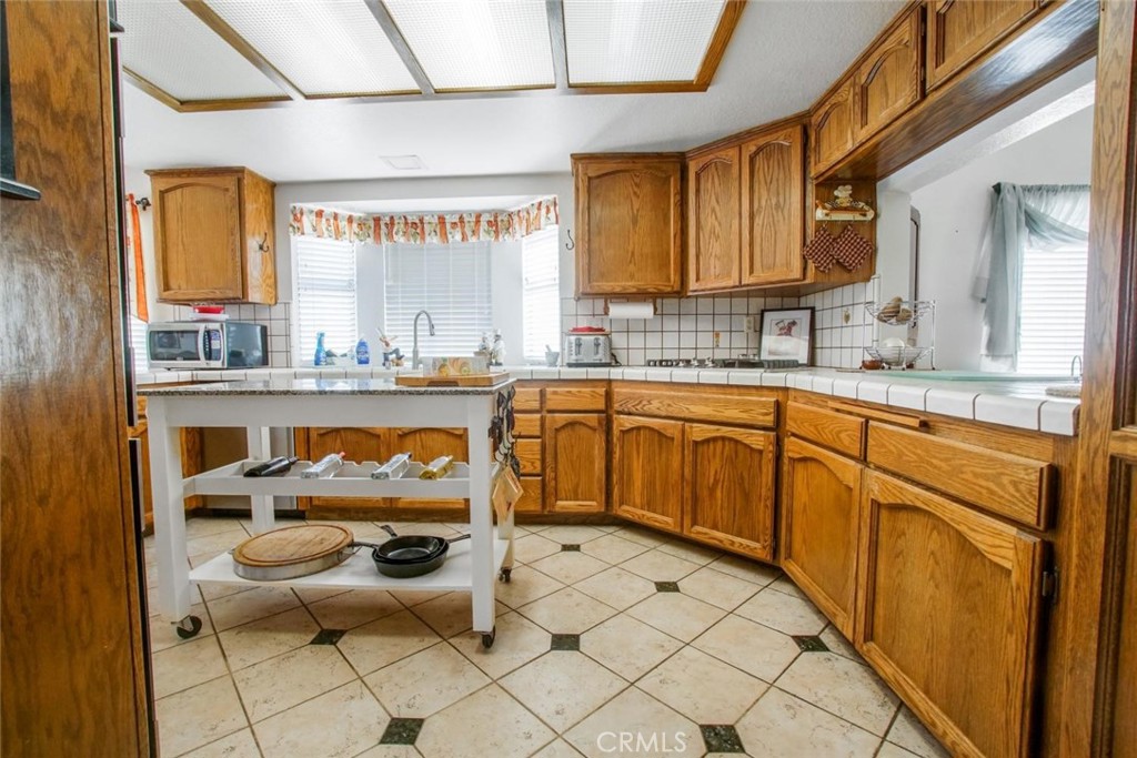 https://media.crmls.org/medias/862d834b-9a41-4b2e-b164-fb5e5ef8245d.jpg?preset=X-Large