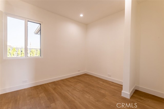 Detail Gallery Image 30 of 32 For 4731 W El Segundo Bld, Hawthorne,  CA 90250 - 3 Beds | 2 Baths