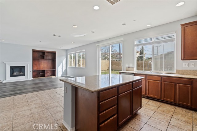 Detail Gallery Image 9 of 39 For 6825 Tahoe Way, Fontana,  CA 92336 - 4 Beds | 2/1 Baths