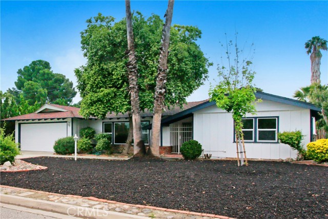 Detail Gallery Image 1 of 27 For 26110 Hemet St, Hemet,  CA 92544 - 3 Beds | 2 Baths