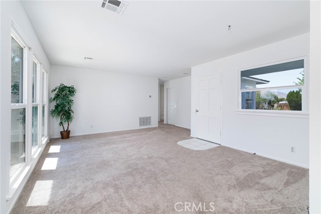 Detail Gallery Image 5 of 20 For 38338 16th St, Palmdale,  CA 93550 - 3 Beds | 1 Baths
