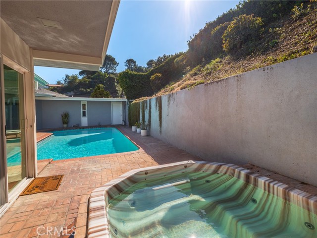 29897 Knoll View Drive, Rancho Palos Verdes, California 90275, 3 Bedrooms Bedrooms, ,2 BathroomsBathrooms,Residential,For Sale,Knoll View,PV25033357