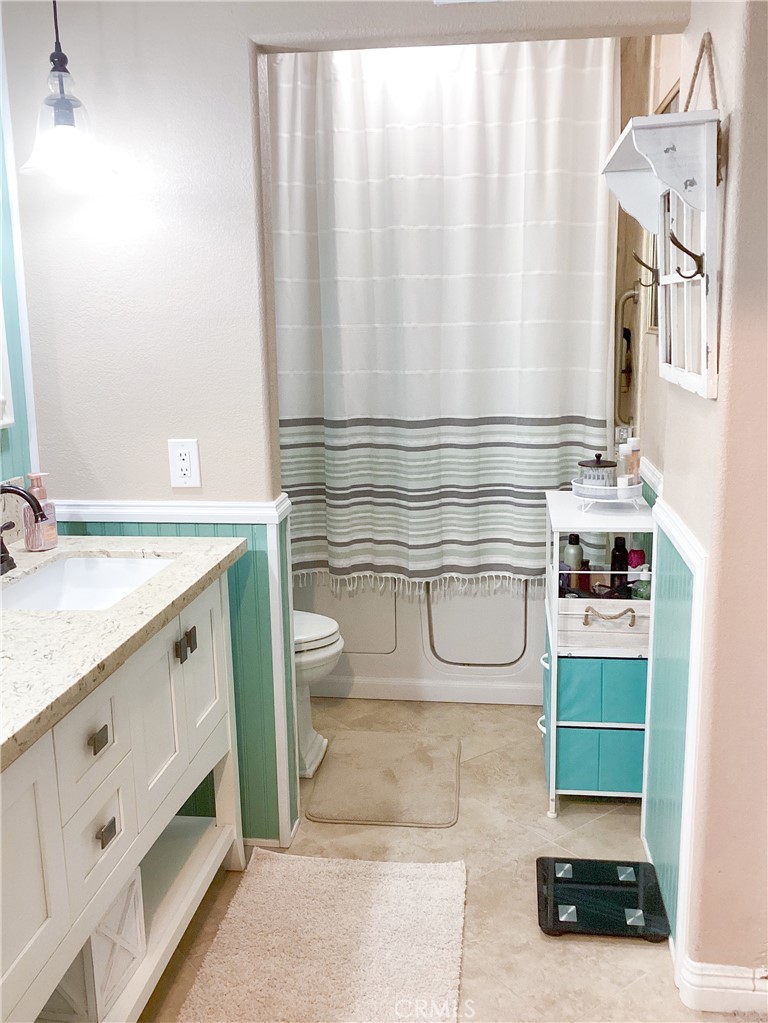 https://media.crmls.org/medias/86302460-3b87-48e8-81e2-2f9c6d409045.jpg?preset=X-Large