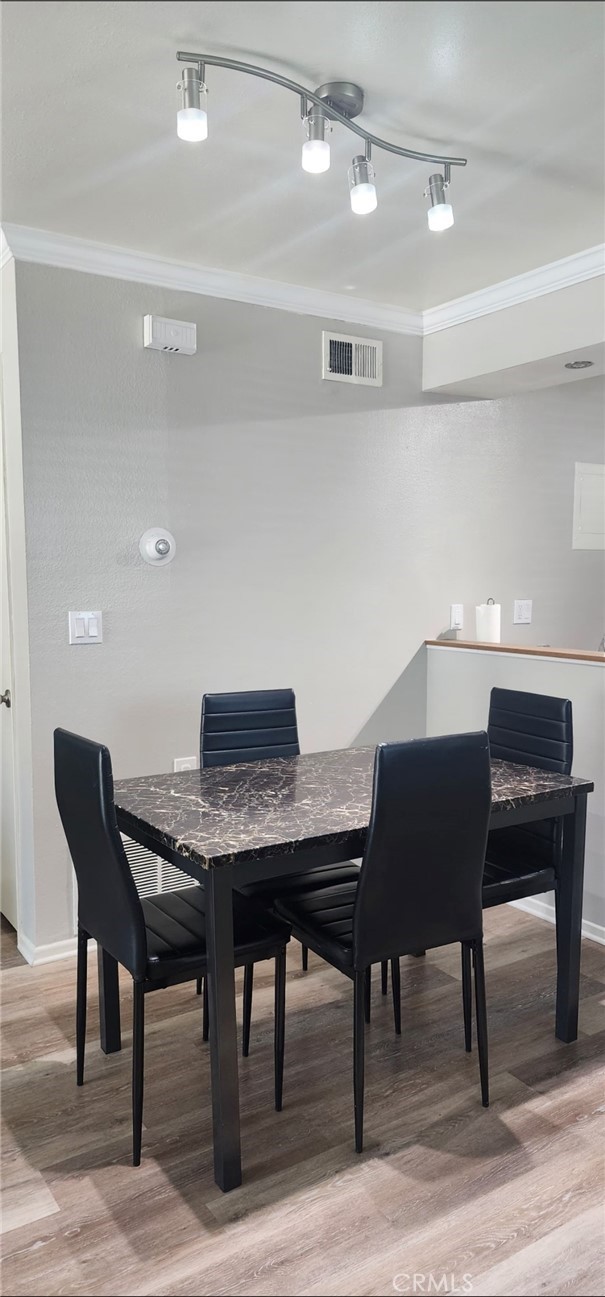 Detail Gallery Image 9 of 29 For 20714 Dot St, Saugus,  CA 91350 - 2 Beds | 1 Baths