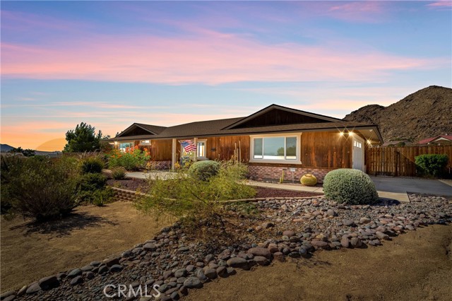 Detail Gallery Image 1 of 1 For 23455 Taos Rd, Apple Valley,  CA 92307 - 3 Beds | 2 Baths