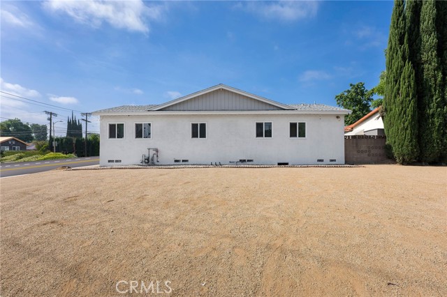 8245 Shoup Avenue, West Hills CA: https://media.crmls.org/medias/8630f7cc-5d77-4792-b07e-819d042613c2.jpg