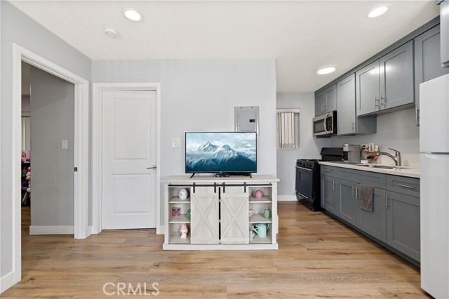 1301 E Pacific Coast, Wilmington CA: https://media.crmls.org/medias/863234fe-fc3d-4c1e-9c1f-bfab31b60f7a.jpg