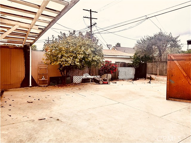 Detail Gallery Image 14 of 46 For 2129 30th W 30th, Los Angeles,  CA 90018 - 3 Beds | 1 Baths