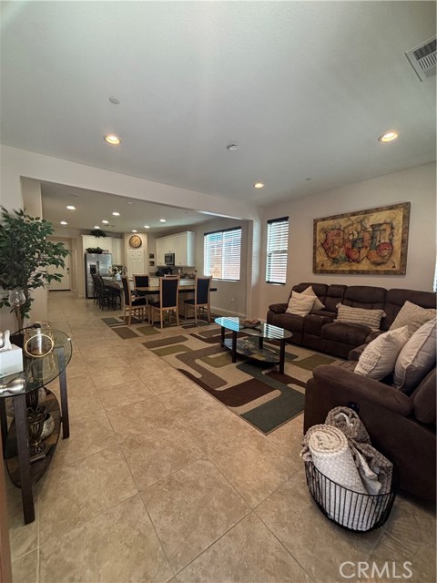 Detail Gallery Image 14 of 48 For 2534 Mapleleaf, Palmdale,  CA 93551 - 4 Beds | 4 Baths