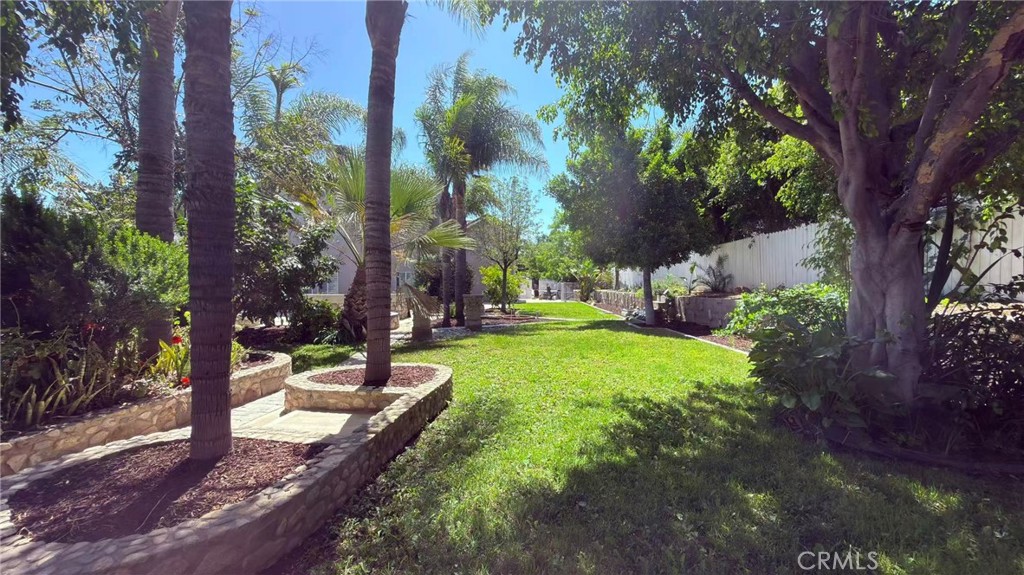 https://media.crmls.org/medias/8633b0ee-e499-45e1-b1db-f055842f4a75.jpg?preset=X-Large