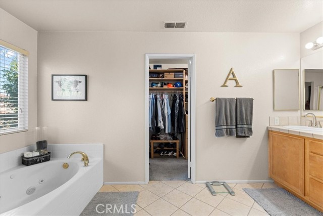 11868 Bunker Hill Drive, Rancho Cucamonga CA: https://media.crmls.org/medias/86352821-936e-47bc-b7f5-65dc537d6166.jpg