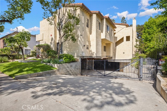 Detail Gallery Image 3 of 27 For 222 S Catalina Ave #8,  Pasadena,  CA 91106 - 3 Beds | 3/1 Baths
