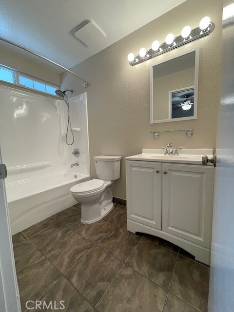 5674 Avenue Juan Bautista, Jurupa Valley CA: https://media.crmls.org/medias/8637634f-519d-4a4d-9d5b-ebe2e1d6e712.jpg