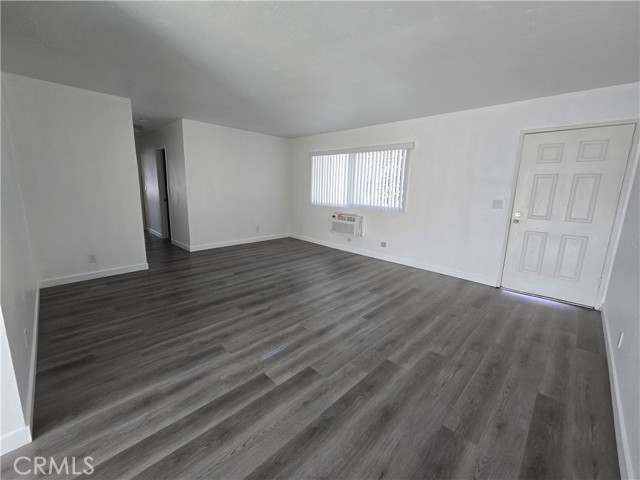 Detail Gallery Image 4 of 10 For 2650 E Park #E,  Anaheim,  CA 92806 - 2 Beds | 1 Baths