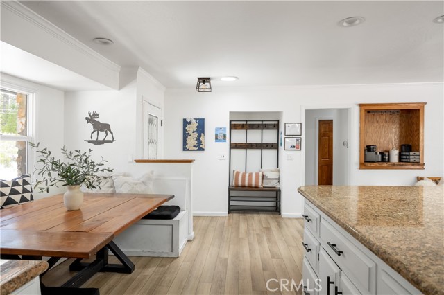 188 S Finch Drive, Big Bear Lake CA: https://media.crmls.org/medias/86385c37-c424-4624-b1c7-da2d6c4e8186.jpg