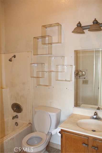 Detail Gallery Image 14 of 26 For 14549 Southwood Dr, Fontana,  CA 92337 - 3 Beds | 2 Baths