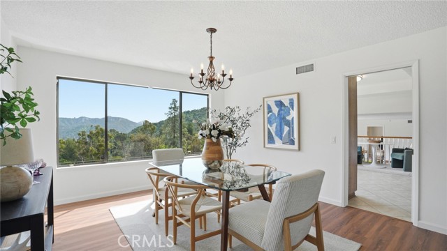 Detail Gallery Image 8 of 47 For 1340 Daily Circle, Glendale,  CA 91208 - 4 Beds | 3 Baths