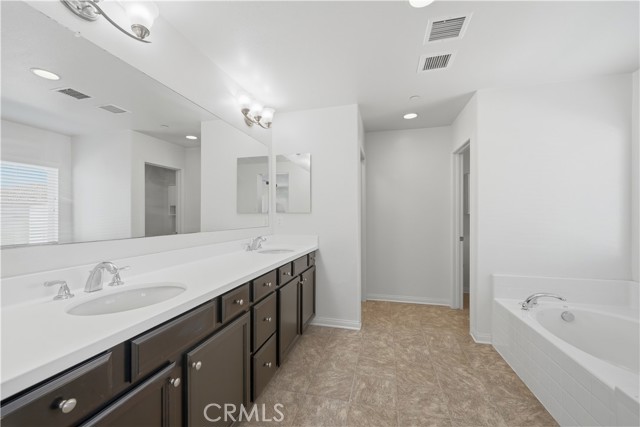 Detail Gallery Image 24 of 48 For 29325 Links, Lake Elsinore,  CA 92530 - 4 Beds | 3 Baths