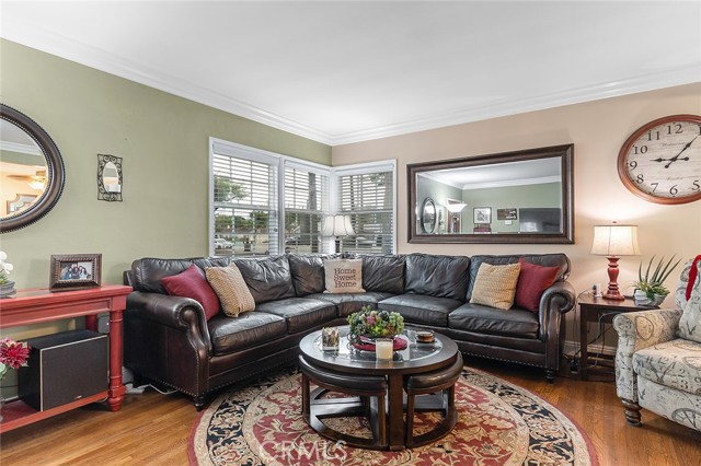 4303 E De Ora Way, Long Beach CA: https://media.crmls.org/medias/863b1ded-b4d4-4ca4-8ca4-2325169ba1e3.jpg