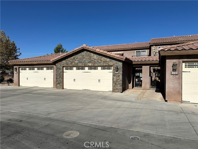 Detail Gallery Image 3 of 63 For 14193 Jicarilla Rd #302,  Apple Valley,  CA 92307 - 3 Beds | 2/1 Baths