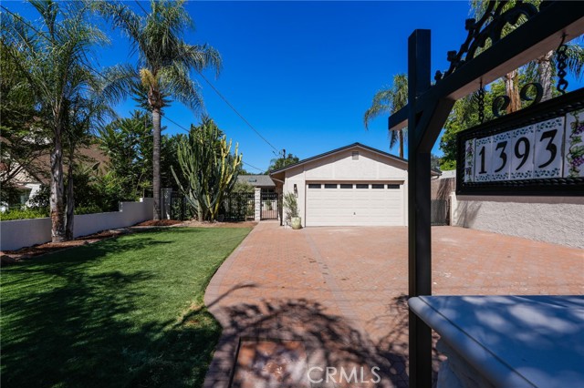 1393 Navarro Avenue, Pasadena CA: https://media.crmls.org/medias/863bc9b0-4bf6-433c-acb7-9212db2a9919.jpg