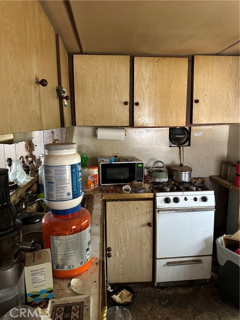 19645 Water Canyon Road, Tehachapi CA: https://media.crmls.org/medias/863c3e08-b72c-4652-ad57-f0b81e2c1dc5.jpg