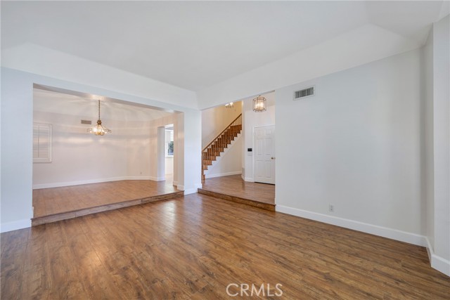 Detail Gallery Image 15 of 59 For 24004 Arminta St, West Hills,  CA 91304 - 4 Beds | 3 Baths