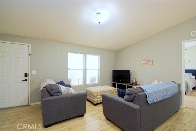 Detail Gallery Image 3 of 27 For 2450 E Hobsonway, Blythe,  CA 92225 - 3 Beds | 2 Baths